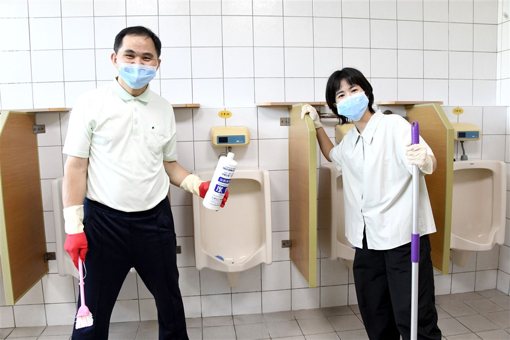 斗六慈院 歡喜迎評鑑 百人齊心大掃除《人醫心傳》272期